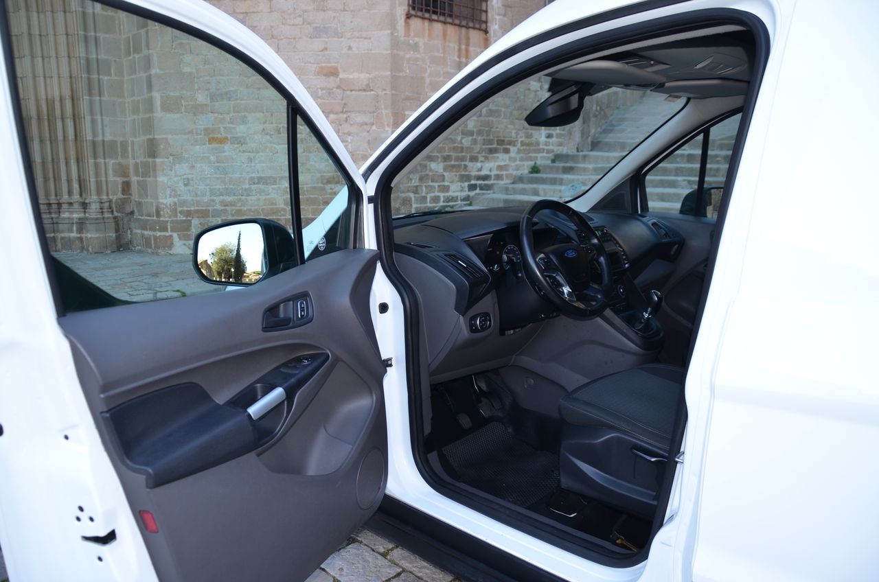 Ford Transit Connect FURGÓN 240 L2 TREND 1.5 TDCI 100CV MT6 E6dt /  CARGA AUMENTADA , ESTANTERÍAS SORTÍMO .  - Foto 3