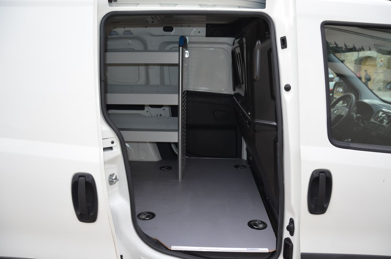 Opel Combo CARGO 1.3 CDTI L1 H1 95 CV / ESTANTERÍAS  SORTIMO Y PISO REFORZADO  - Foto 34