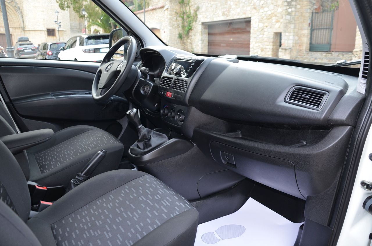Opel Combo CARGO 1.3 CDTI L1 H1 95 CV / ESTANTERÍAS  SORTIMO Y PISO REFORZADO  - Foto 29