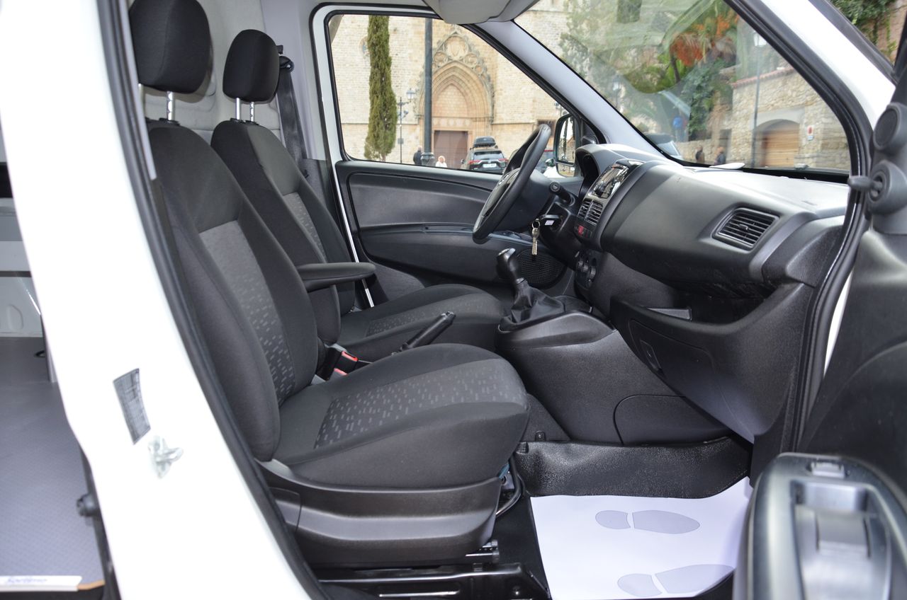 Opel Combo CARGO 1.3 CDTI L1 H1 95 CV / ESTANTERÍAS  SORTIMO Y PISO REFORZADO  - Foto 36
