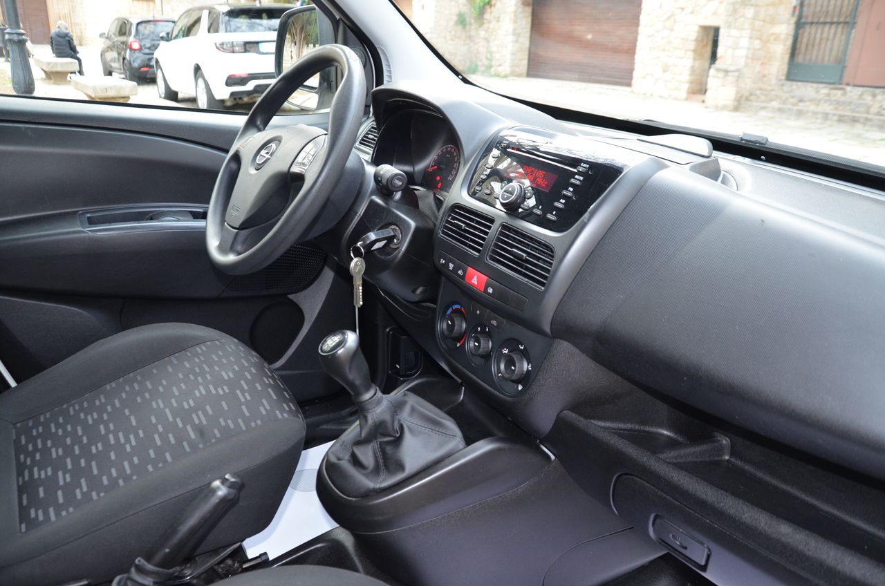 Opel Combo CARGO 1.3 CDTI L1 H1 95 CV / ESTANTERÍAS  SORTIMO Y PISO REFORZADO  - Foto 24