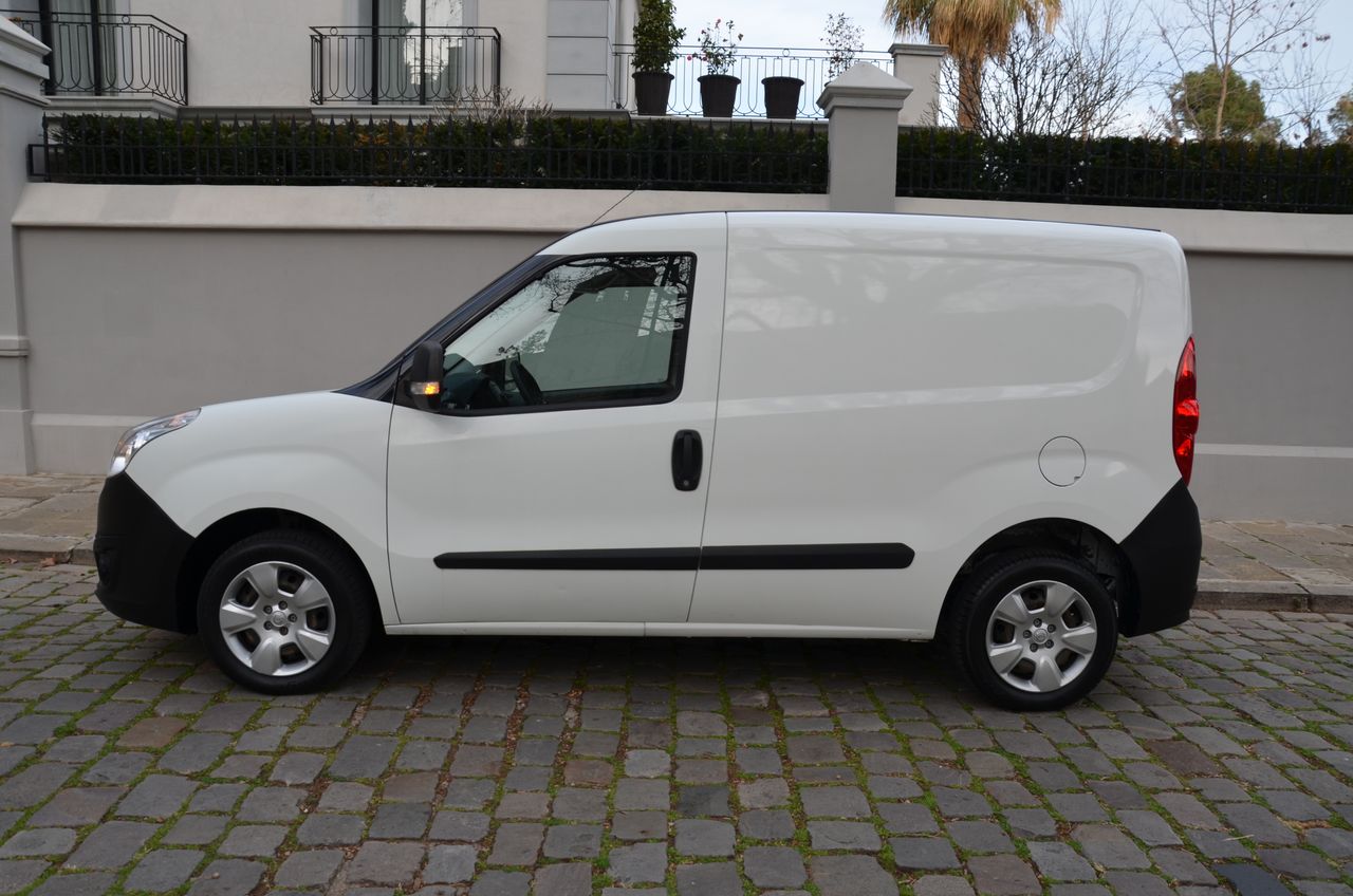 Opel Combo CARGO 1.3 CDTI L1 H1 95 CV / ESTANTERÍAS  SORTIMO Y PISO REFORZADO  - Foto 17