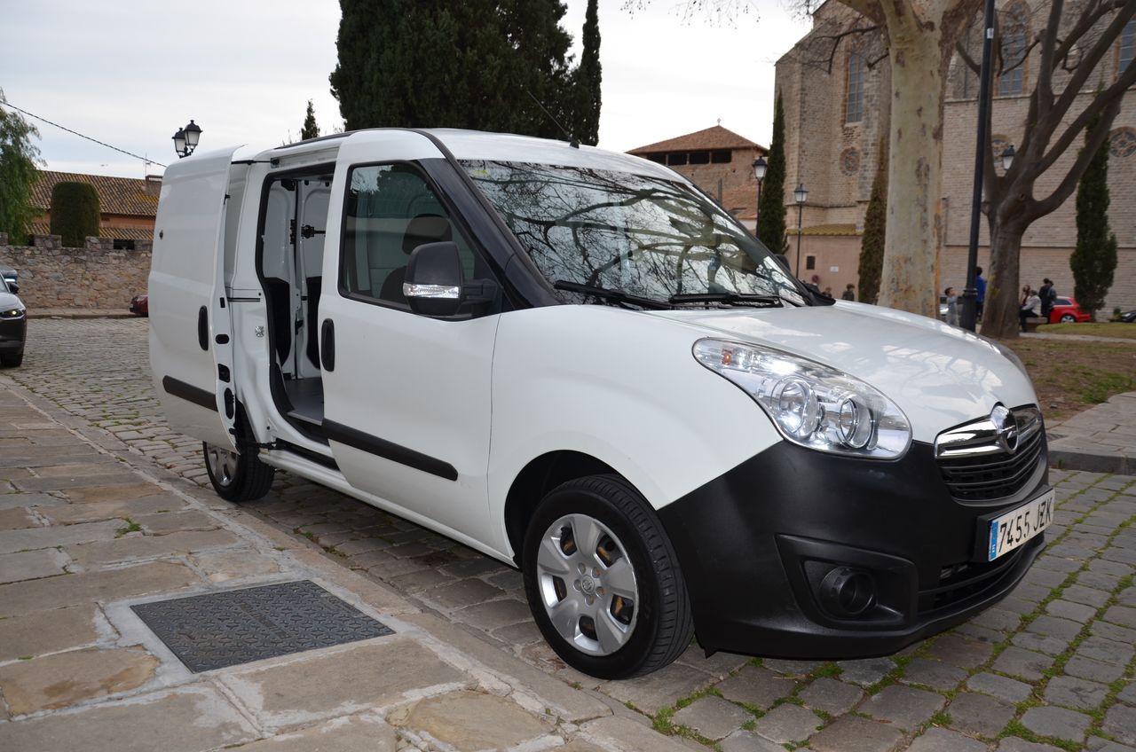 Opel Combo CARGO 1.3 CDTI L1 H1 95 CV / ESTANTERÍAS  SORTIMO Y PISO REFORZADO  - Foto 33