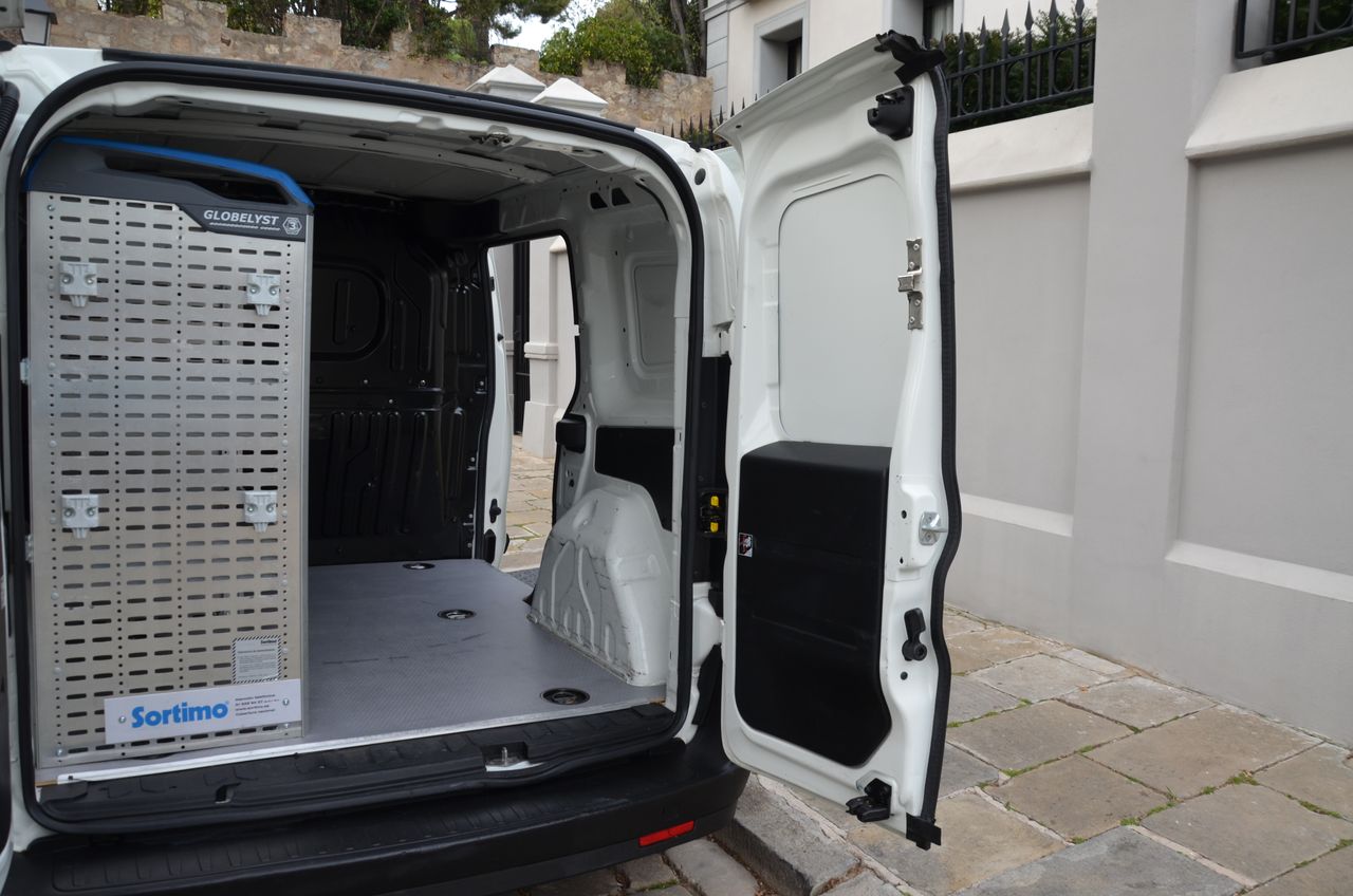 Opel Combo CARGO 1.3 CDTI L1 H1 95 CV / ESTANTERÍAS  SORTIMO Y PISO REFORZADO  - Foto 28