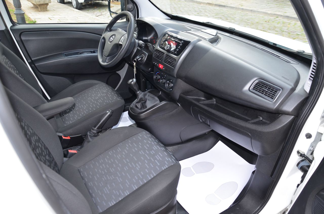 Opel Combo CARGO 1.3 CDTI L1 H1 95 CV / ESTANTERÍAS  SORTIMO Y PISO REFORZADO  - Foto 38