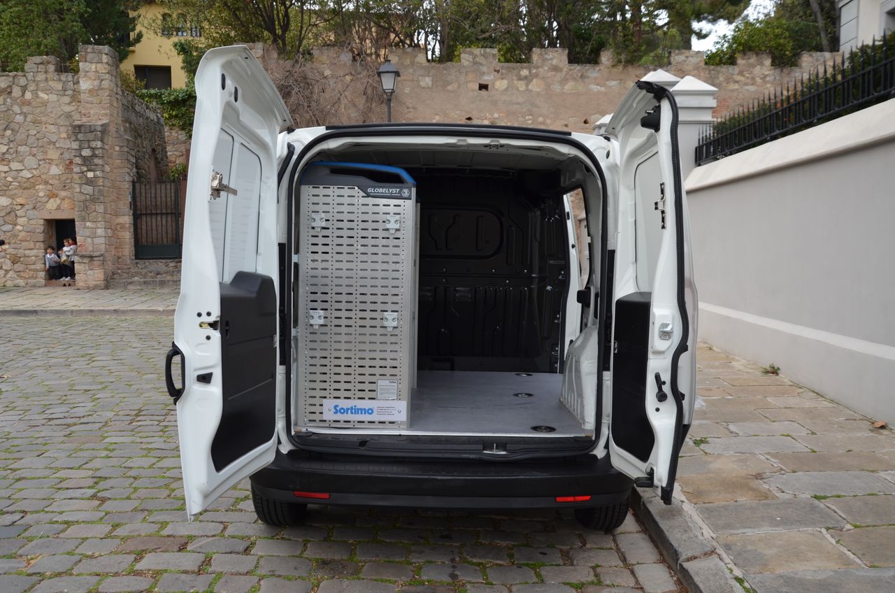 Opel Combo CARGO 1.3 CDTI L1 H1 95 CV / ESTANTERÍAS  SORTIMO Y PISO REFORZADO  - Foto 7