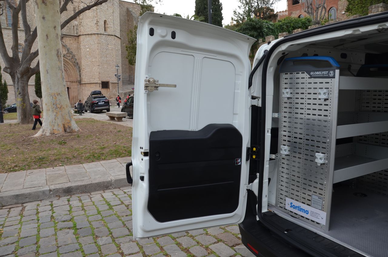 Opel Combo CARGO 1.3 CDTI L1 H1 95 CV / ESTANTERÍAS  SORTIMO Y PISO REFORZADO  - Foto 27