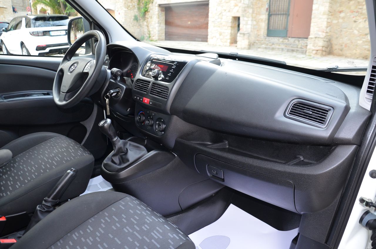 Opel Combo CARGO 1.3 CDTI L1 H1 95 CV / ESTANTERÍAS  SORTIMO Y PISO REFORZADO  - Foto 32