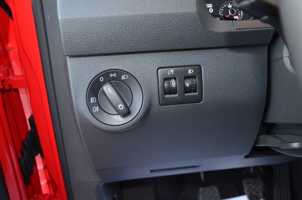 Volkswagen Caddy PROFESIONAL FURGÓN BMT 2.0 TDI 75CV../ PACK CONFORT../  - Foto 16