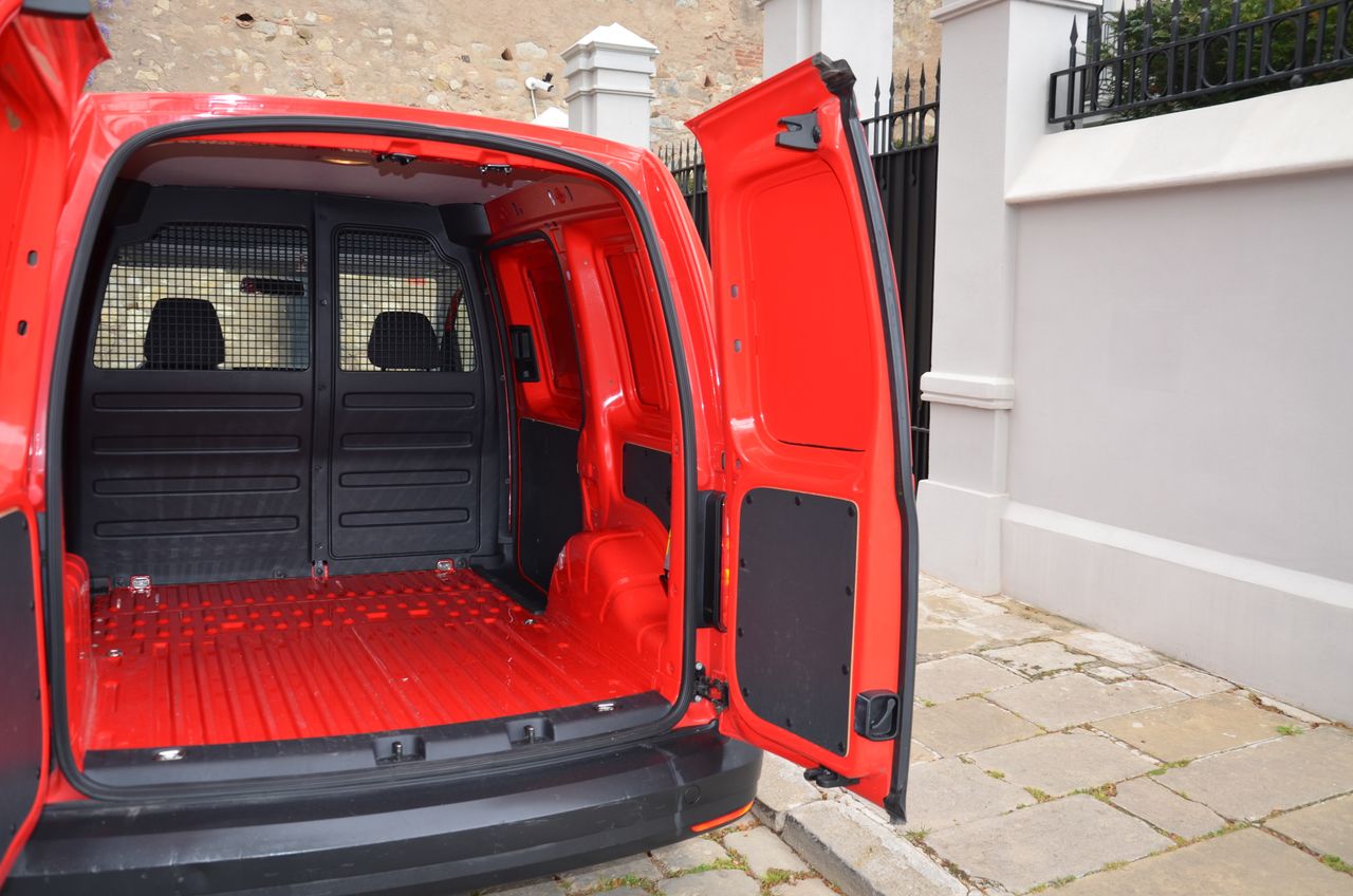 Volkswagen Caddy PROFESIONAL FURGÓN BMT 2.0 TDI 75CV../ PACK CONFORT../  - Foto 10