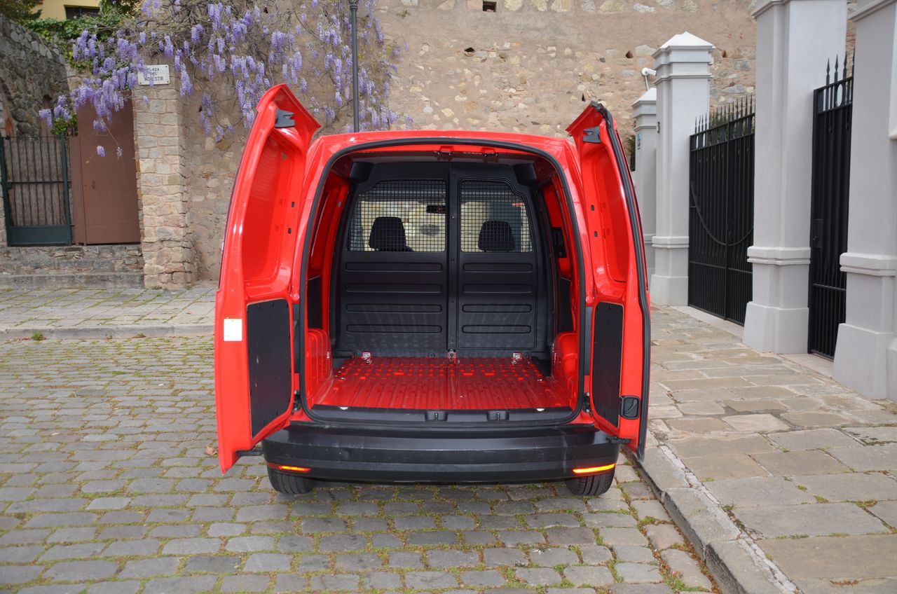 Volkswagen Caddy PROFESIONAL FURGÓN BMT 2.0 TDI 75CV../ PACK CONFORT../  - Foto 12