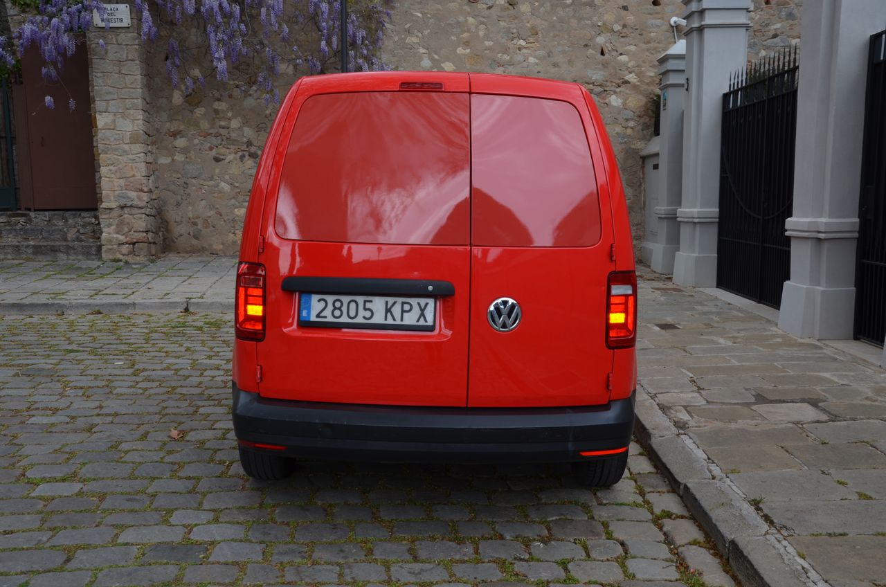 Volkswagen Caddy PROFESIONAL FURGÓN BMT 2.0 TDI 75CV../ PACK CONFORT../  - Foto 8