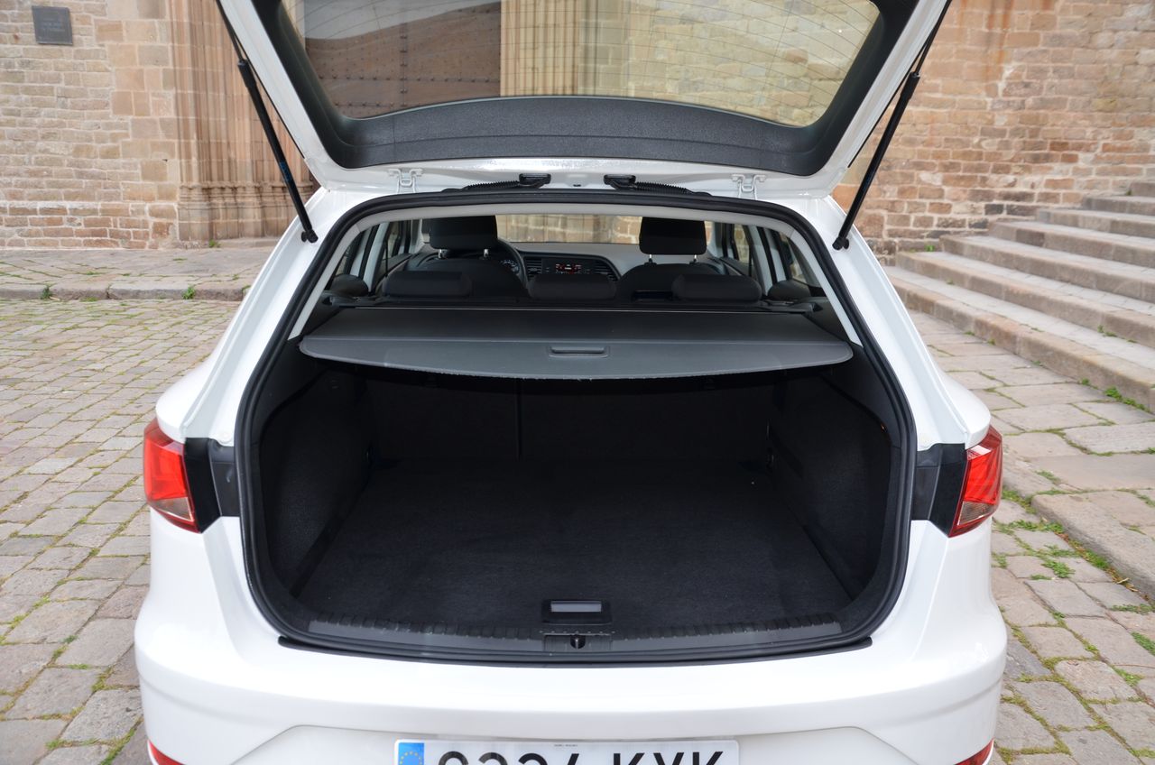 Seat Leon 1.6 TDI S&S REFERENCE  115CV  - Foto 8