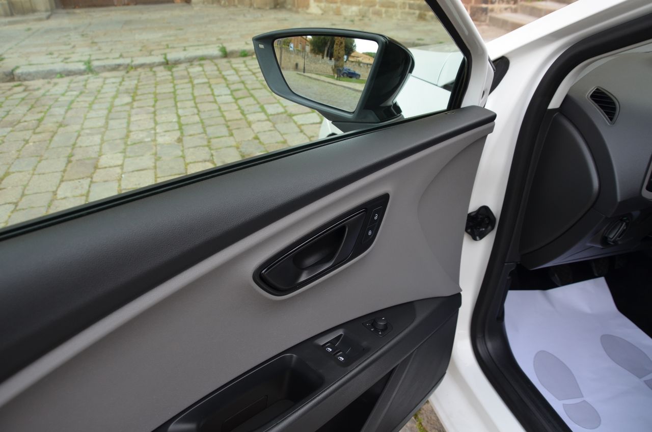 Seat Leon 1.6 TDI S&S REFERENCE  115CV  - Foto 29