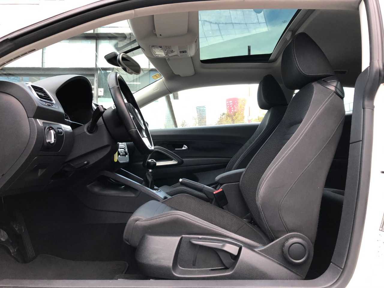 Volkswagen Scirocco 2.0 TDI 140 CV DPF 3 P ÚNICO PROPIETARIO / NACIONAL   LIBRO REVISIONES - Foto 10