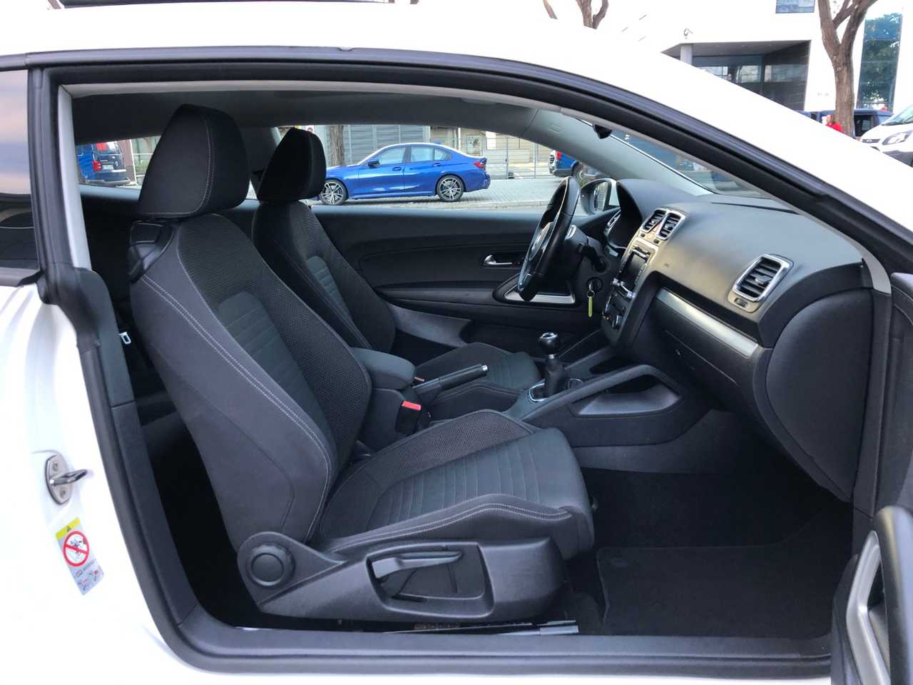 Volkswagen Scirocco 2.0 TDI 140 CV DPF 3 P ÚNICO PROPIETARIO / NACIONAL   LIBRO REVISIONES - Foto 18