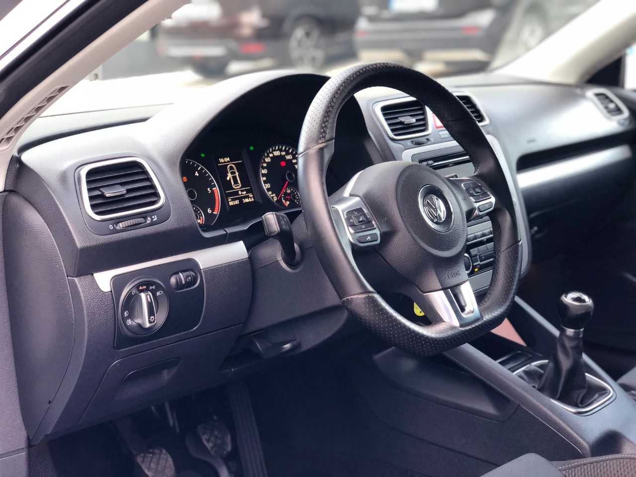 Volkswagen Scirocco 2.0 TDI 140 CV DPF 3 P ÚNICO PROPIETARIO / NACIONAL   LIBRO REVISIONES - Foto 4