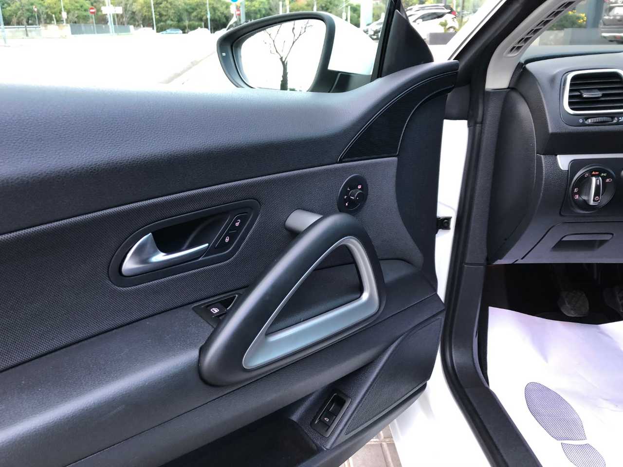 Volkswagen Scirocco 2.0 TDI 140 CV DPF 3 P ÚNICO PROPIETARIO / NACIONAL   LIBRO REVISIONES - Foto 3