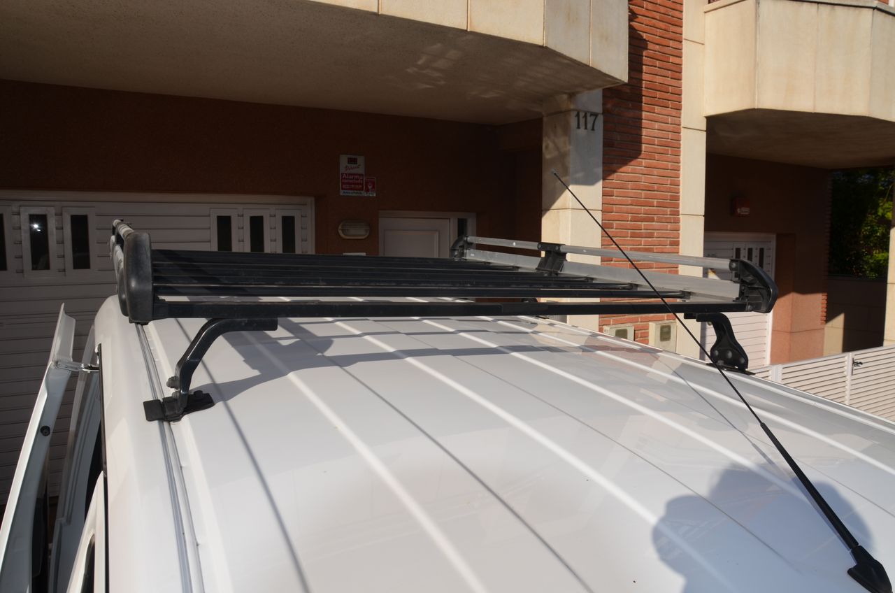Nissan NV200 DOBLE PUERTA LATERAL , BOLA DE REMOLQUE , BACA Y ANTINIEBLAS  - Foto 4