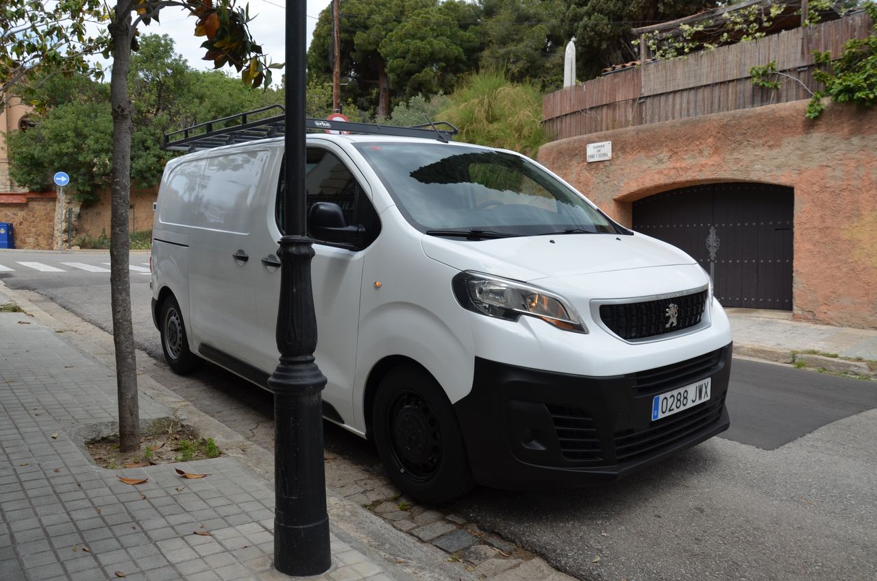 Peugeot Expert FURGÓN PRO L2 1.6 BLUEHDI 115CV / ESTANTERÍAS HECHA TALLER  - Foto 15