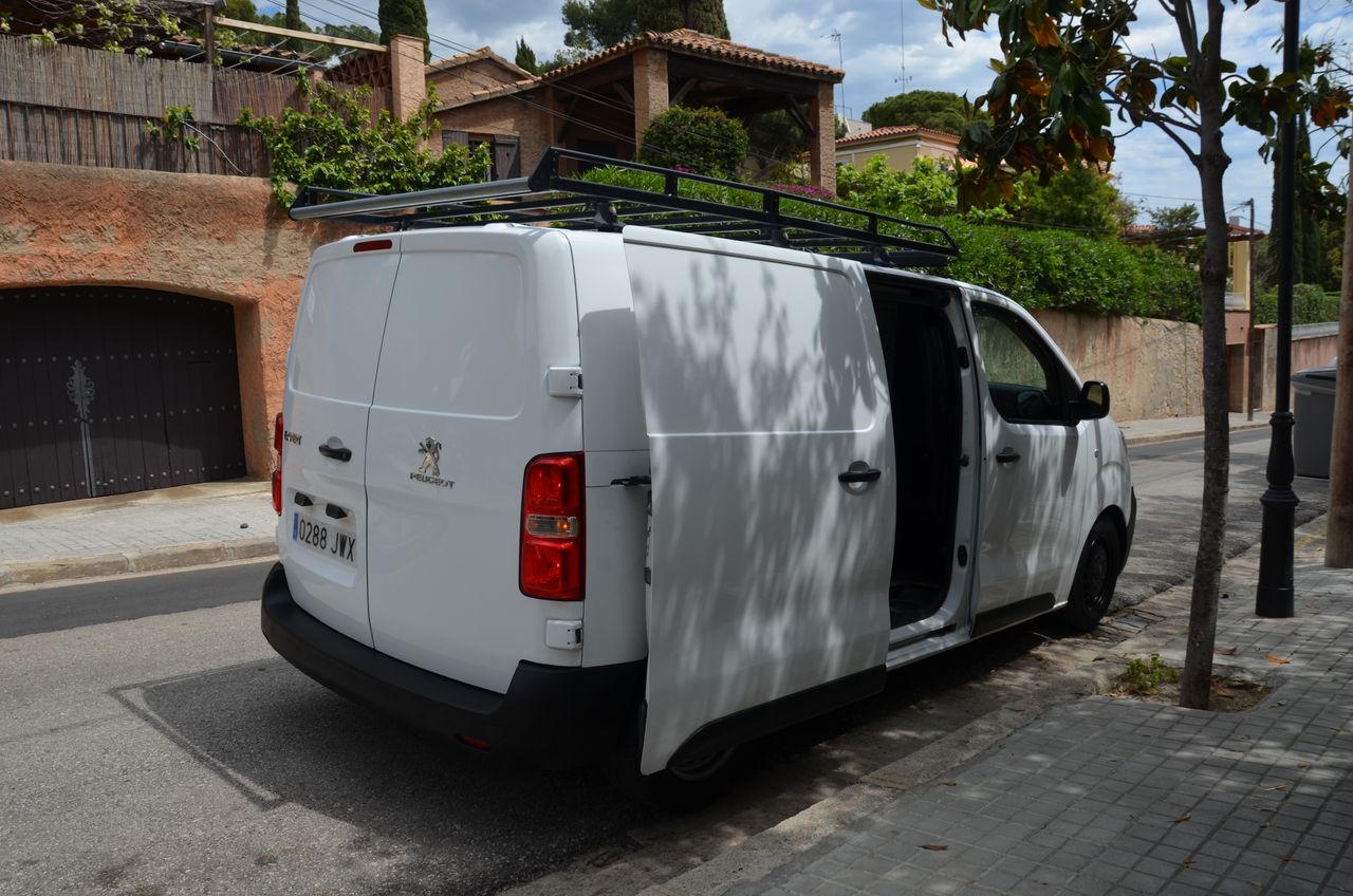 Peugeot Expert FURGÓN PRO L2 1.6 BLUEHDI 115CV / ESTANTERÍAS HECHA TALLER  - Foto 24