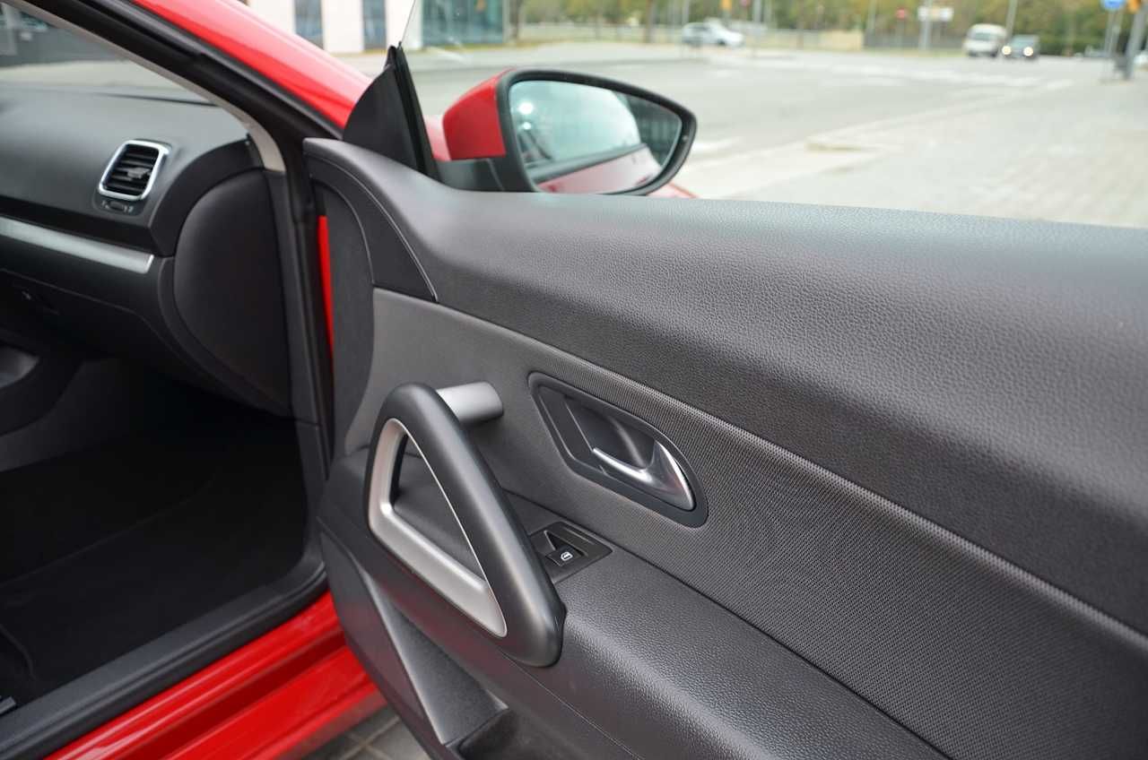 Volkswagen Scirocco 2.0 TDI 140 CV DSG6  AUT NACIONAL / LIBRO REVISIONES .. ROJO ASIÁTICO - Foto 18