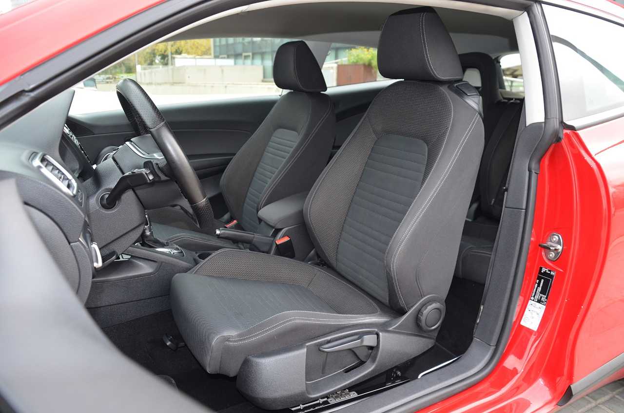 Volkswagen Scirocco 2.0 TDI 140 CV DSG6  AUT NACIONAL / LIBRO REVISIONES .. ROJO ASIÁTICO - Foto 33