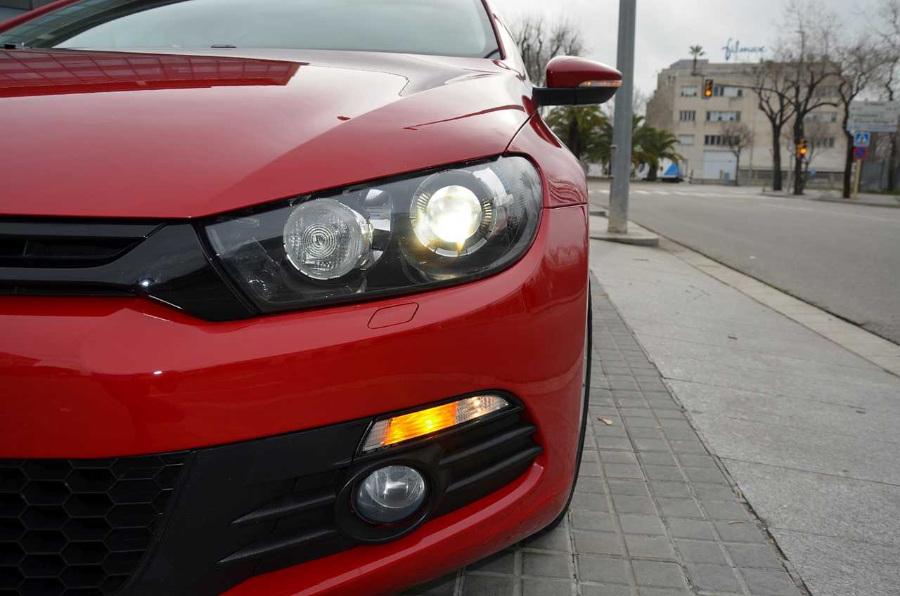 Volkswagen Scirocco 2.0 TDI 140 CV DSG6  AUT NACIONAL / LIBRO REVISIONES .. ROJO ASIÁTICO - Foto 27