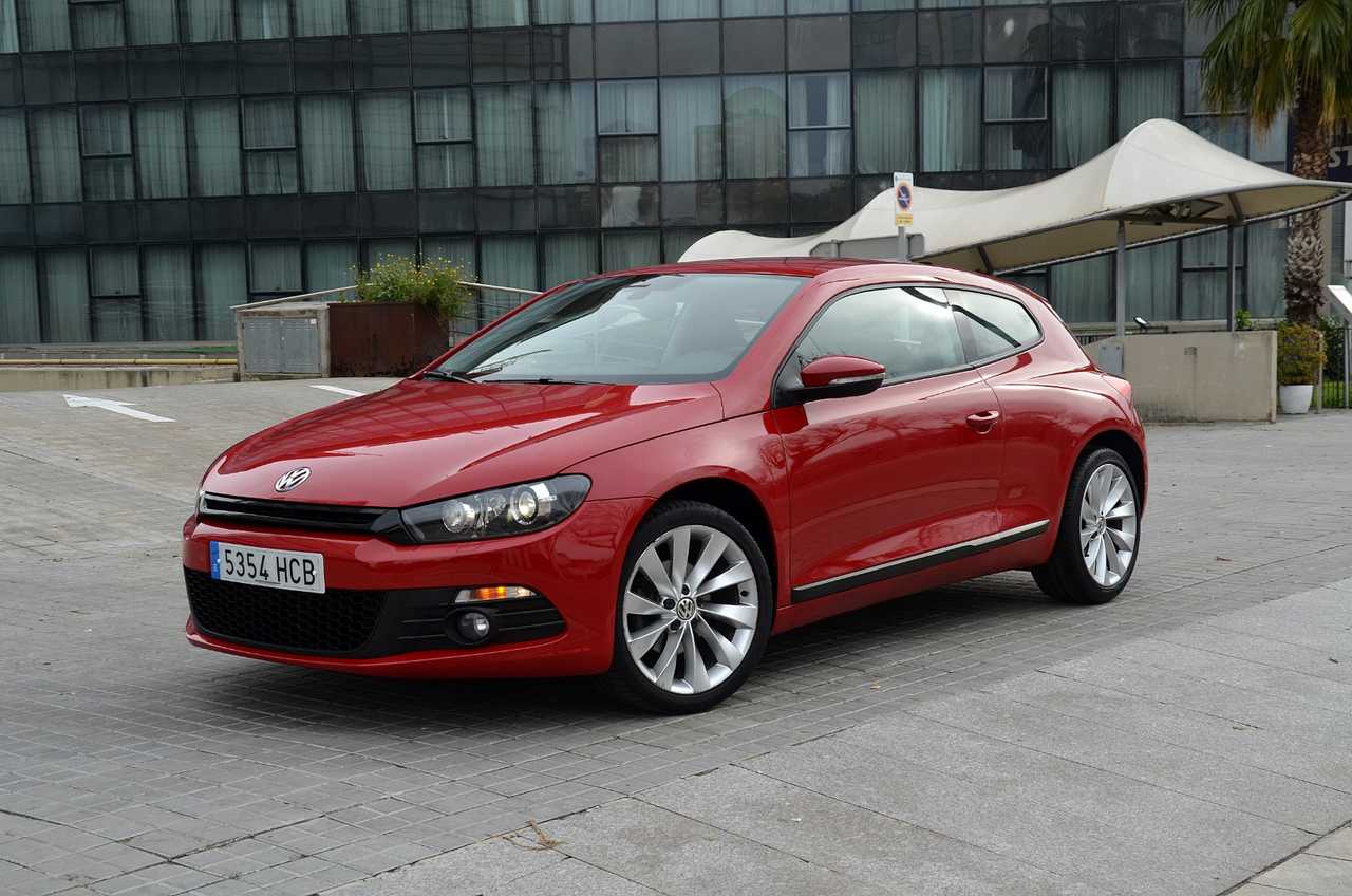 Volkswagen Scirocco 2.0 TDI 140 CV DSG6  AUT NACIONAL / LIBRO REVISIONES .. ROJO ASIÁTICO - Foto 35