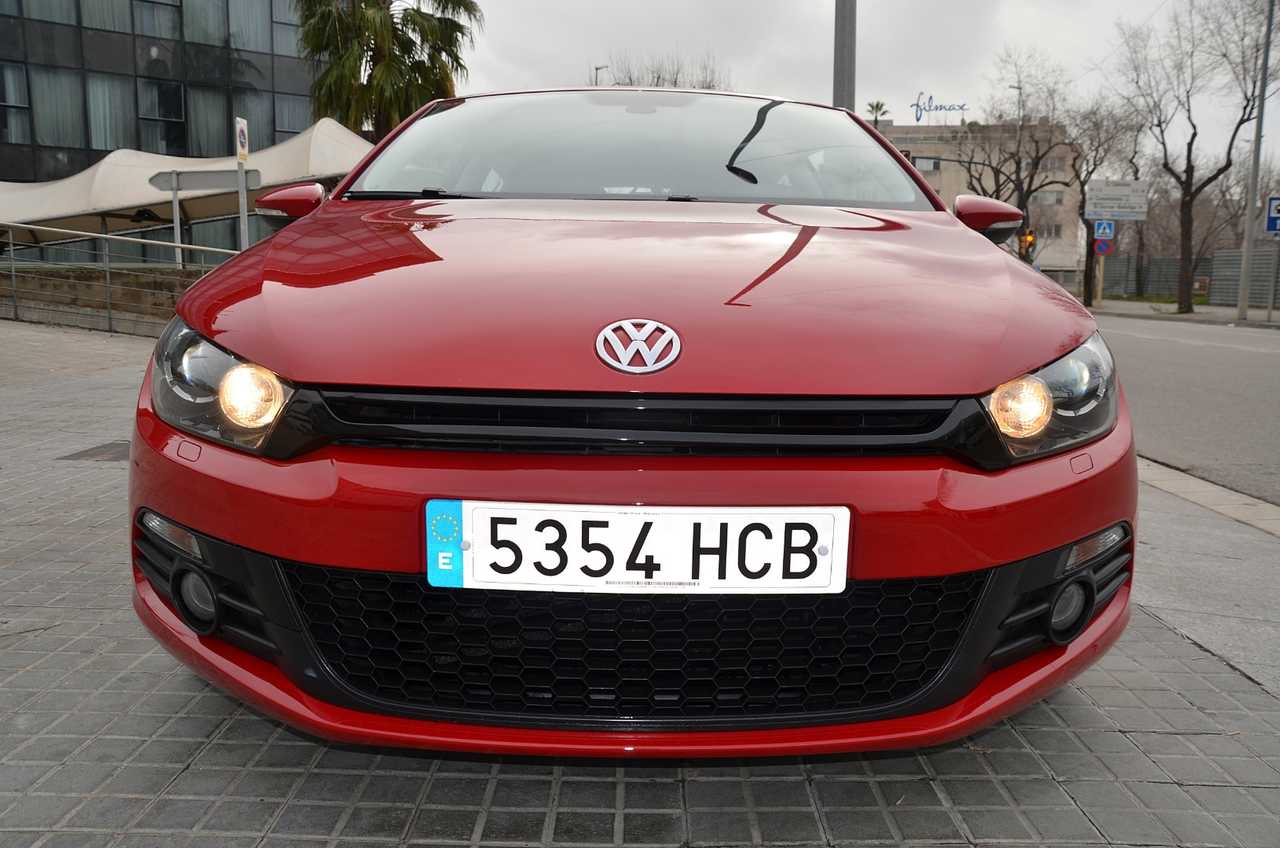 Volkswagen Scirocco 2.0 TDI 140 CV DSG6  AUT NACIONAL / LIBRO REVISIONES .. ROJO ASIÁTICO - Foto 31
