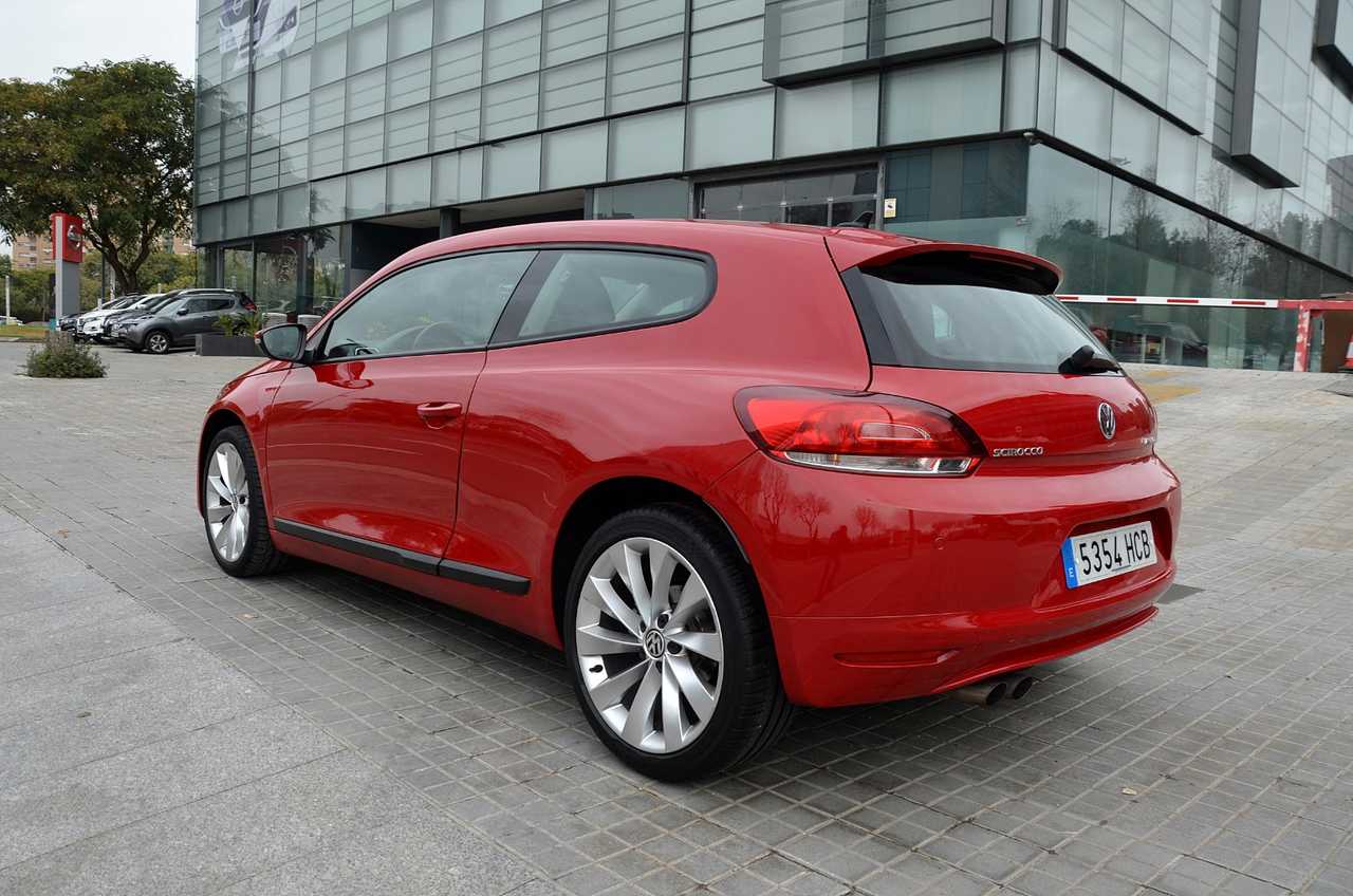 Volkswagen Scirocco 2.0 TDI 140 CV DSG6  AUT NACIONAL / LIBRO REVISIONES .. ROJO ASIÁTICO - Foto 11