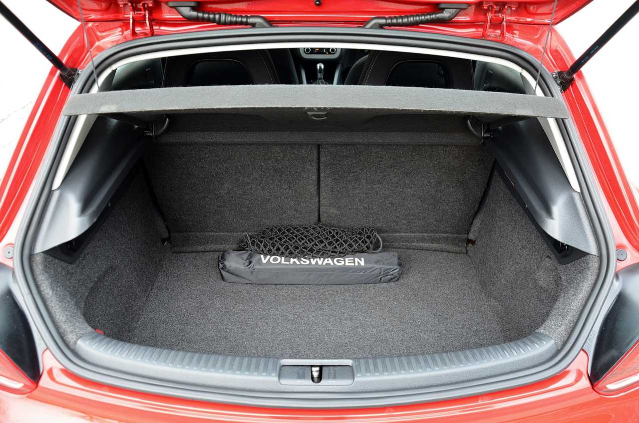 Volkswagen Scirocco 2.0 TDI 140 CV DSG6  AUT NACIONAL / LIBRO REVISIONES .. ROJO ASIÁTICO - Foto 20