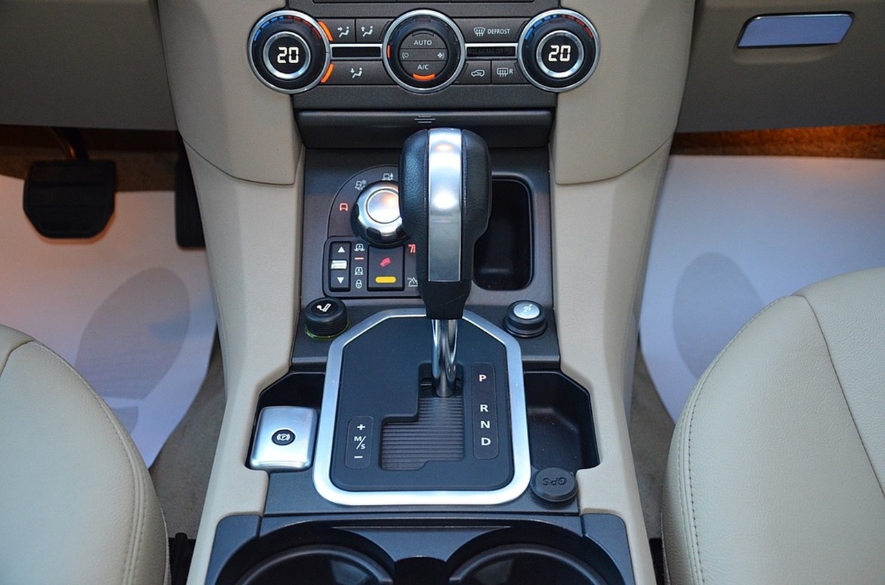 Land-Rover Discovery 4  3.0TDV6  HSE 7 PLZ 245CV NACIONAL / LIBRO REVISIONES.../ FULL OPTION - Foto 19