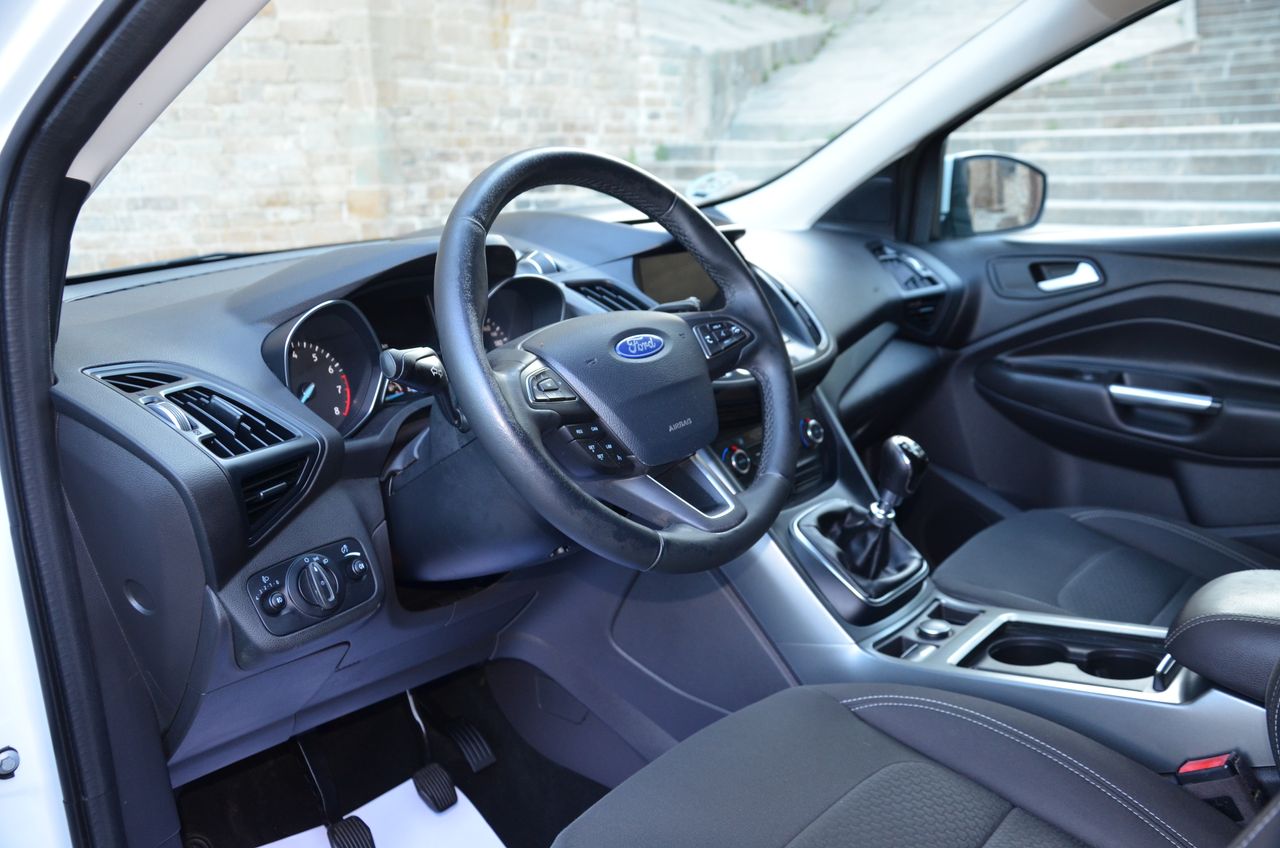 Ford Kuga TREND PLUS 1.5 ECOBOOST 120CV MT6  / NAVEGADOR..PARKTRONIC  RESERVADO  !! - Foto 4