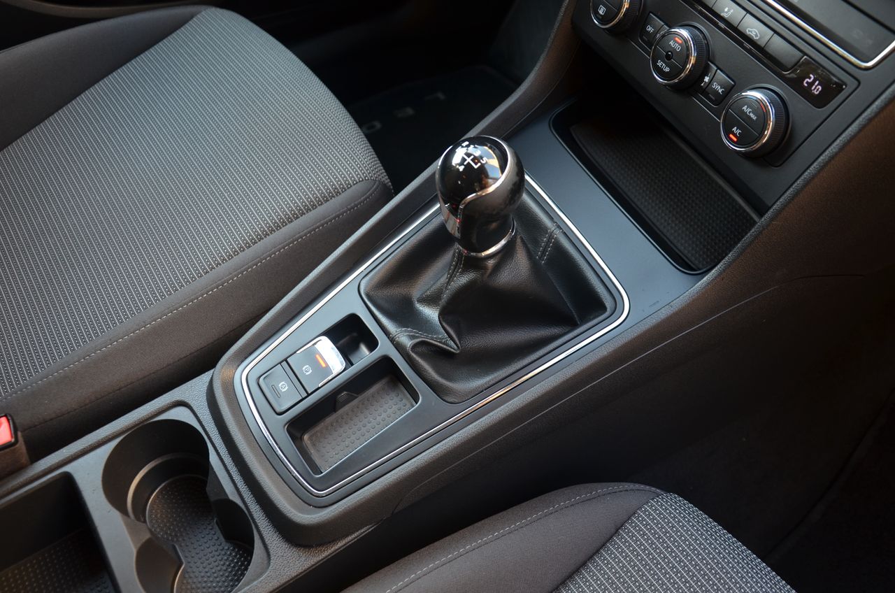 Seat Leon ST STYLE 1.6 TDI 115CV E6  Etiqueta C  - Foto 34