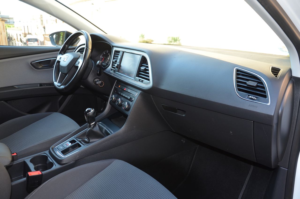 Seat Leon ST STYLE 1.6 TDI 115CV E6  Etiqueta C  - Foto 37