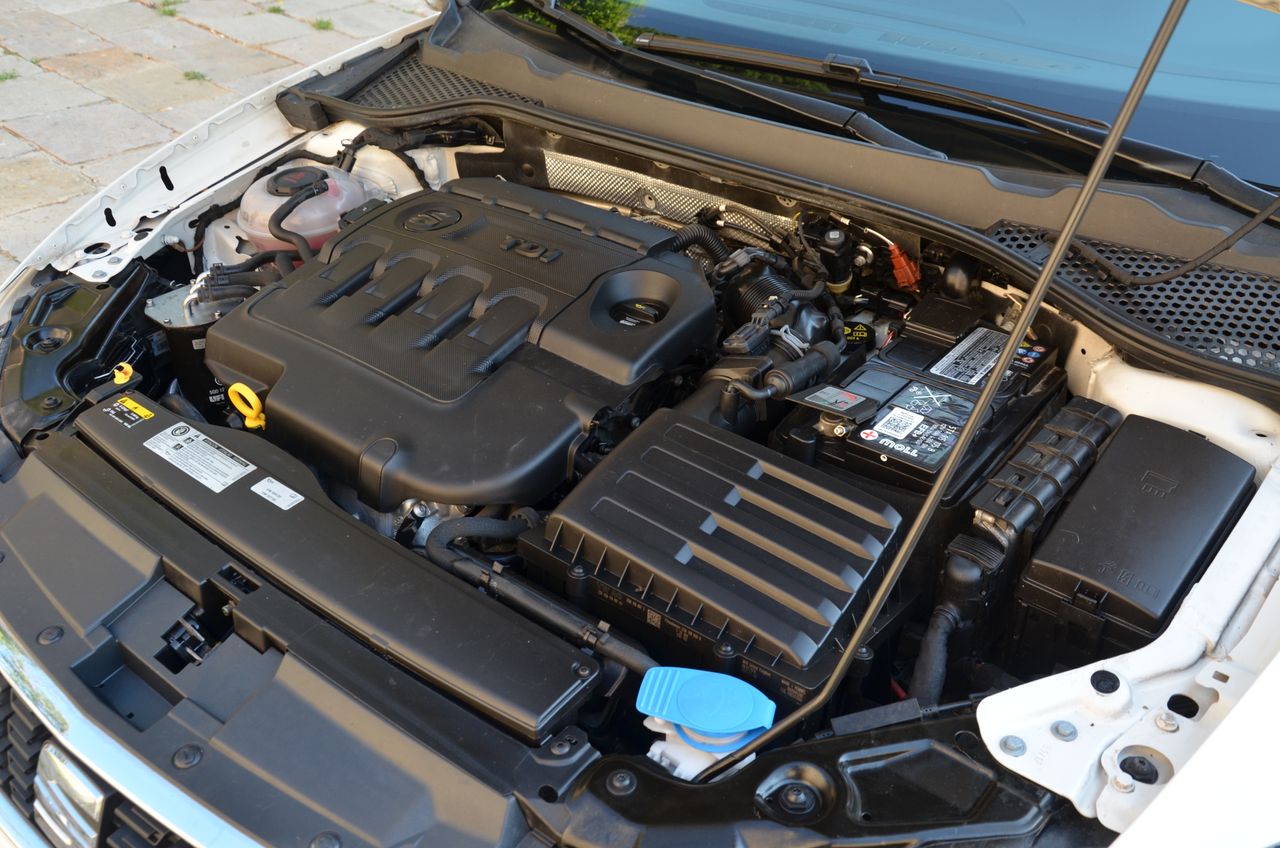 Seat Leon ST STYLE 1.6 TDI 115CV E6  Etiqueta C  - Foto 48