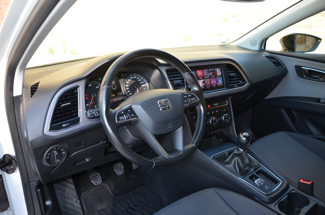Seat Leon ST STYLE 1.6 TDI 115CV E6  Etiqueta C  - Foto 4