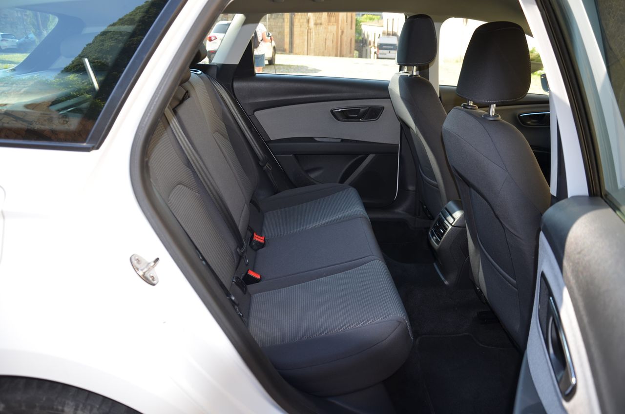 Seat Leon ST STYLE 1.6 TDI 115CV E6  Etiqueta C  - Foto 31