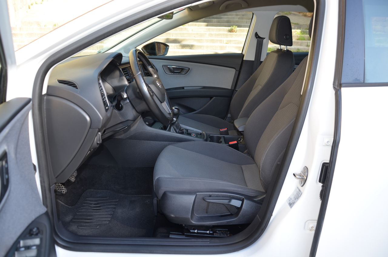 Seat Leon ST STYLE 1.6 TDI 115CV E6  Etiqueta C  - Foto 6