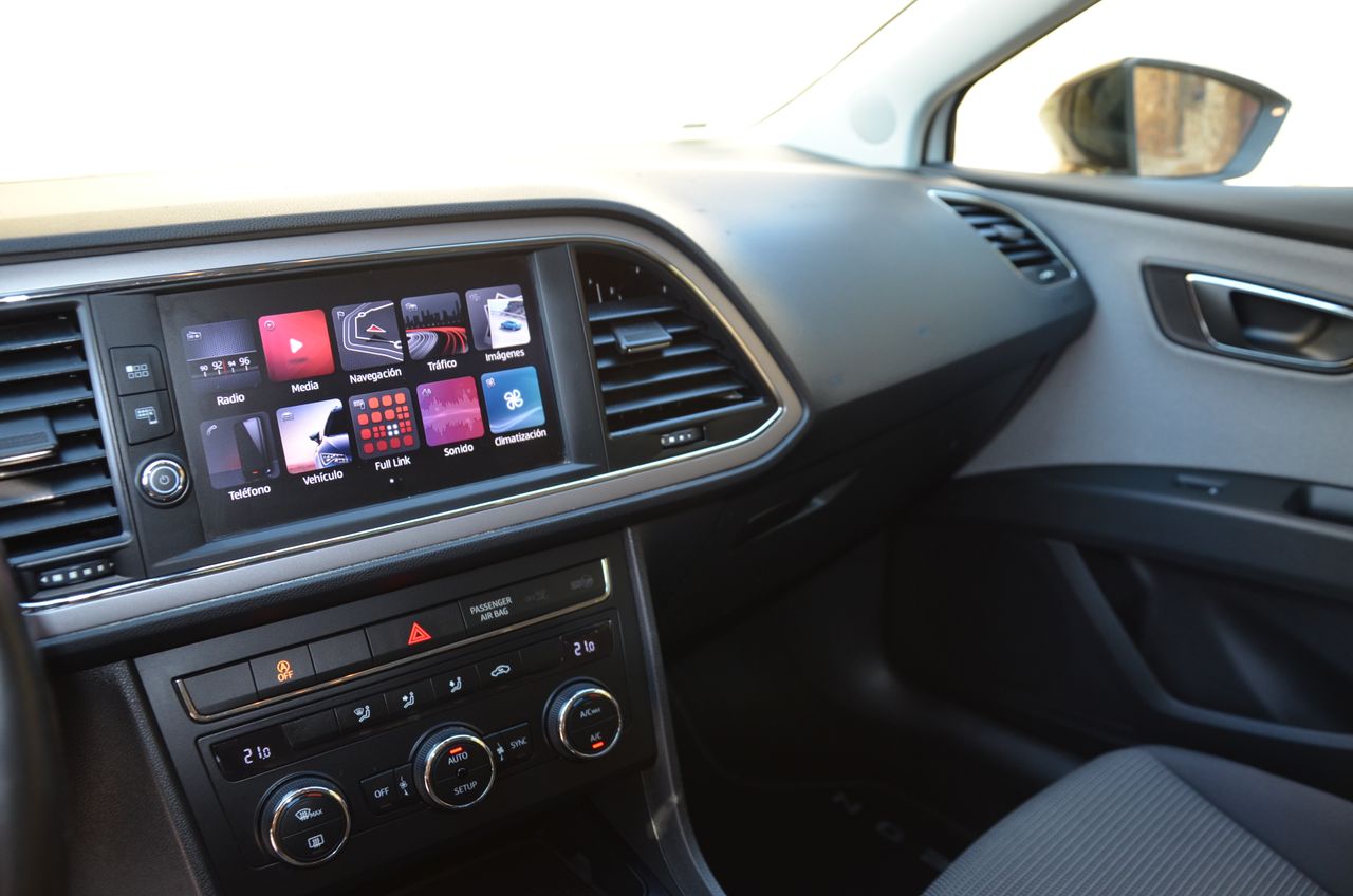 Seat Leon ST STYLE 1.6 TDI 115CV E6  Etiqueta C  - Foto 5