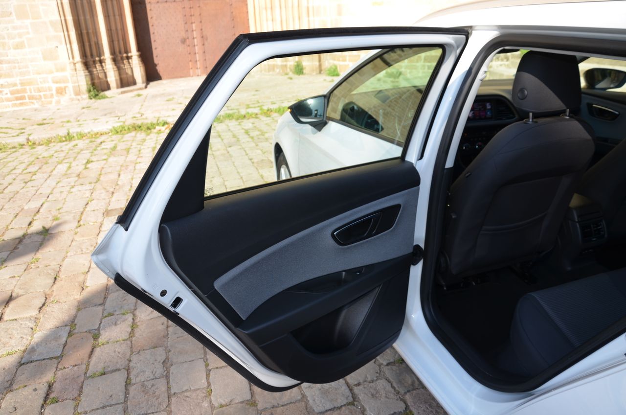 Seat Leon ST STYLE 1.6 TDI 115CV E6  Etiqueta C  - Foto 28