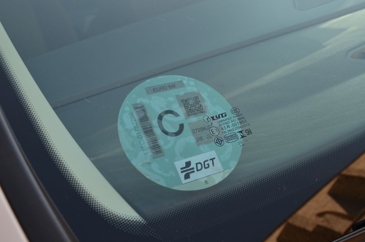 Seat Leon ST STYLE 1.6 TDI 115CV E6  Etiqueta C  - Foto 43