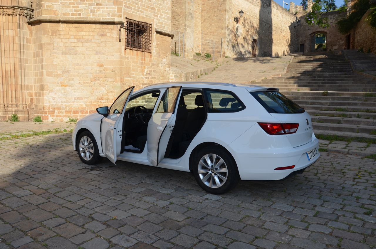 Seat Leon ST STYLE 1.6 TDI 115CV E6  Etiqueta C  - Foto 16