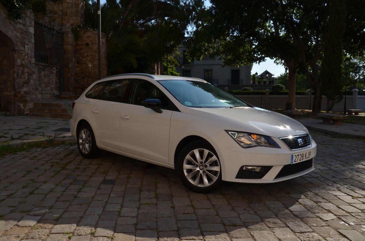 Seat Leon ST STYLE 1.6 TDI 115CV E6  Etiqueta C  - Foto 44