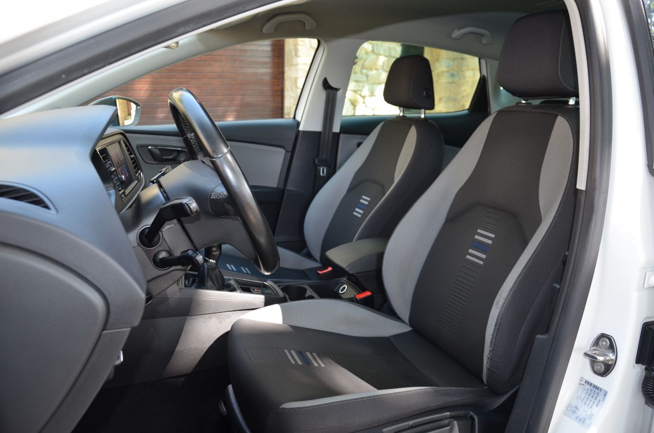 Seat Leon STYLE  VISIO  EDITIÓN 1.5 TSI 130CV MT6 E6 NAVI /  - Foto 5