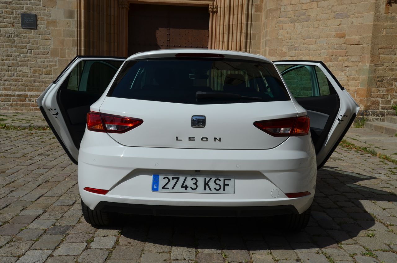 Seat Leon STYLE  VISIO  EDITIÓN 1.5 TSI 130CV MT6 E6 NAVI /  - Foto 9