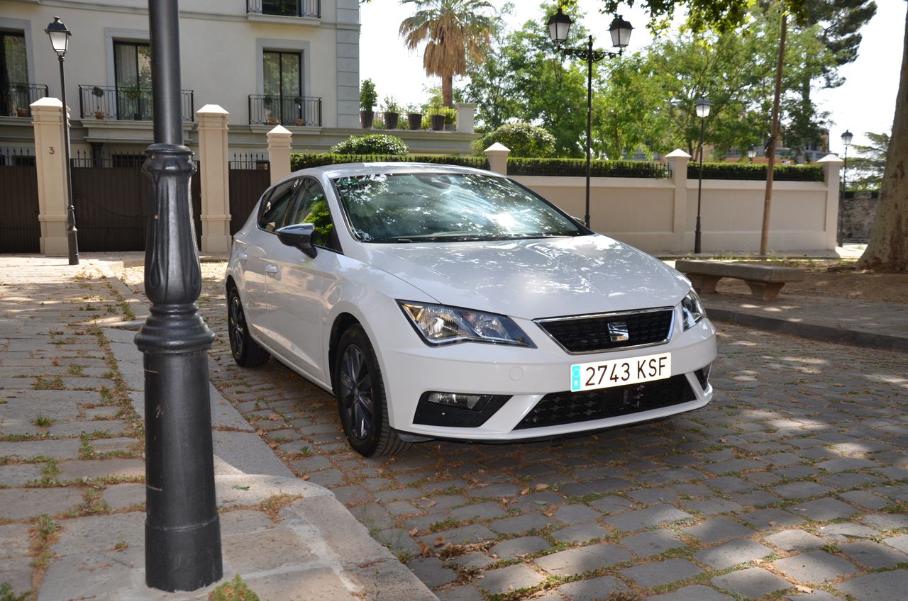 Seat Leon STYLE  VISIO  EDITIÓN 1.5 TSI 130CV MT6 E6 NAVI /  - Foto 47