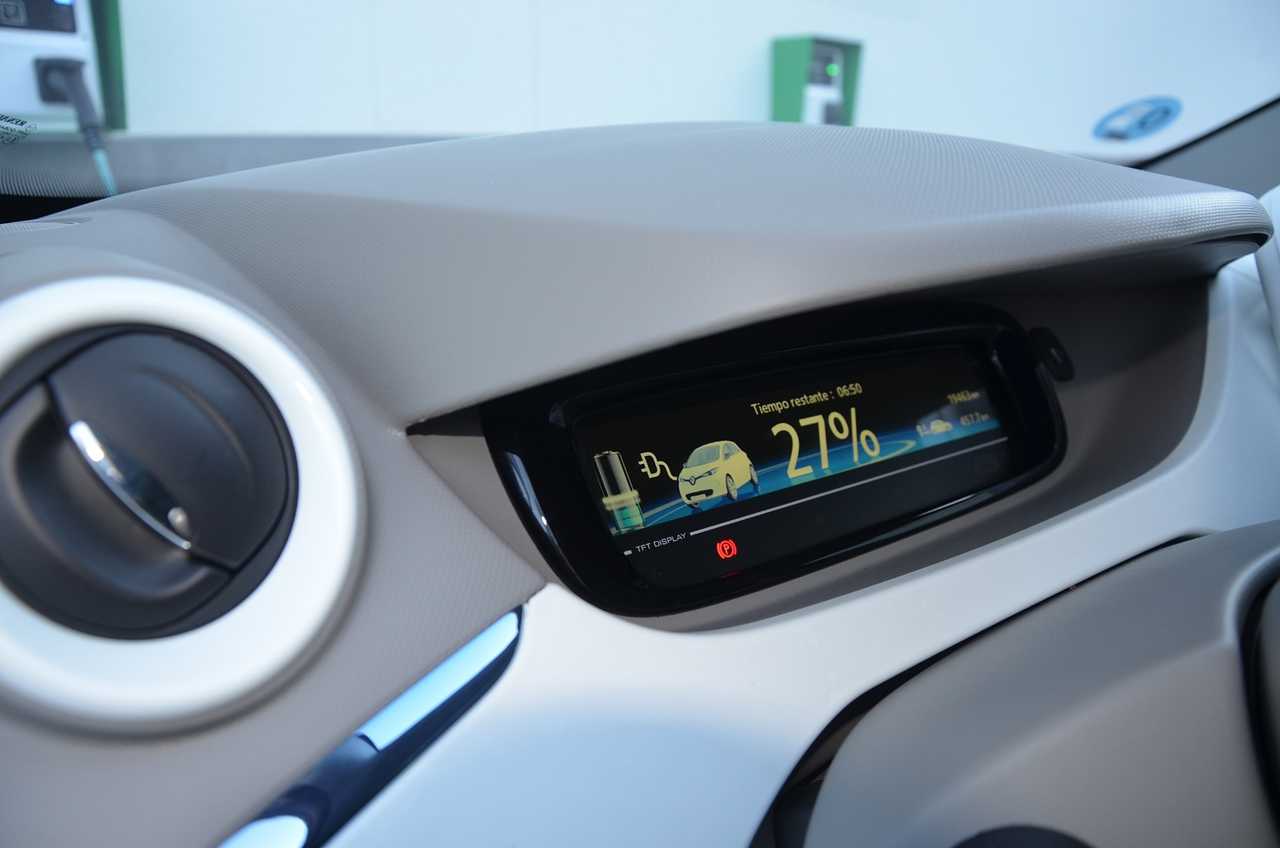 Renault Zoe LIFE  5 PUERTAS ../ REESTRENO ../ELÉCTRICO ../SÓLO 19.000 KM  - Foto 19