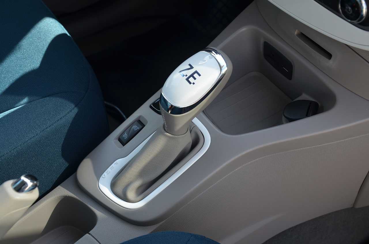 Renault Zoe LIFE  5 PUERTAS ../ REESTRENO ../ELÉCTRICO ../SÓLO 19.000 KM  - Foto 17